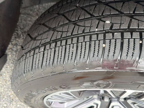 Used 2024 Jeep Wagoneer L Series II RWD image 45