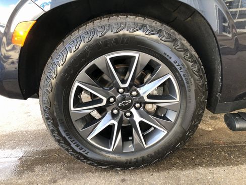 Used 2022 Chevrolet Tahoe Z71 w/ Z71 Off-Road Package image 4