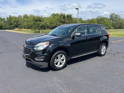 Used 2017 Chevrolet Equinox LS FWD image 2