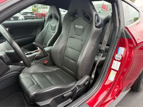 Used 2019 Ford Mustang GT Premium w/ GT Performance Package RWD image 11