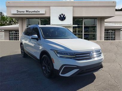 Certified 2022 Volkswagen Tiguan SE w/ Panoramic Sunroof Package