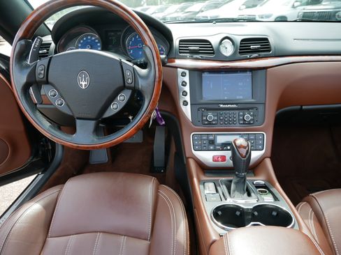 Used 2011 Maserati GranTurismo Convertible image 19