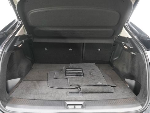 Used 2024 Nissan Ariya AWD image 11