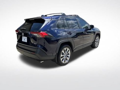 Used 2019 Toyota RAV4 XLE Premium FWD image 3