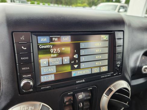 Used 2016 Jeep Wrangler Unlimited Sahara w/ Dual Top Group image 25