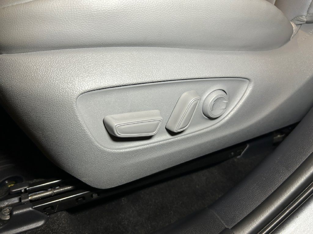 Used 2026 Toyota Highlander XLE AWD/4WD image 24