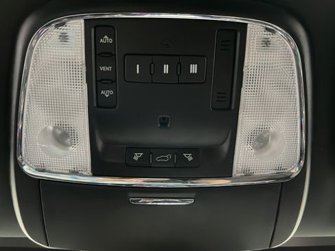 Used 2018 Dodge Durango R/T AWD/4WD image 37
