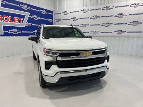 Used 2025 Chevrolet Silverado 1500 LT AWD/4WD image 9