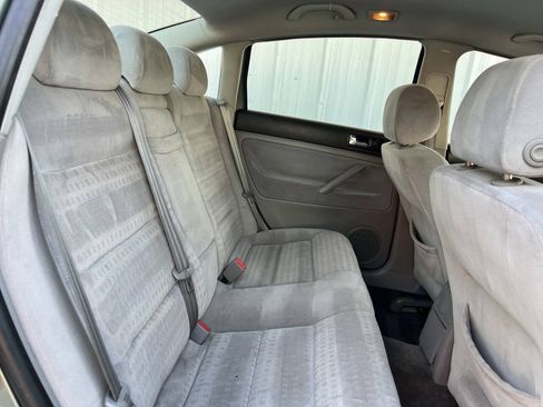 Used 2002 Volkswagen Passat GLS FWD image 16