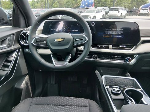 New 2026 Chevrolet Equinox LT w/ LPO, Floor Liner Package FWD image 9