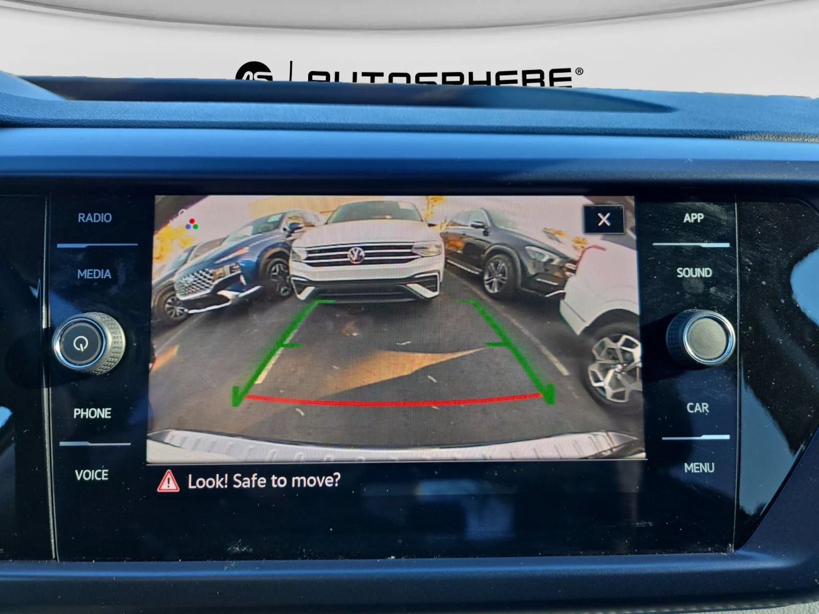 Used 2024 Volkswagen Taos SE w/ Panoramic Sunroof Package FWD image 37