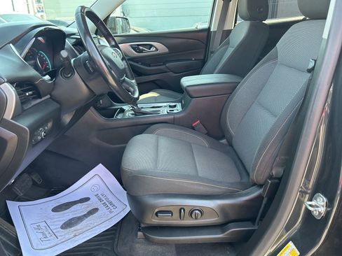 Used 2020 Chevrolet Traverse LT w/ Driver Confidence II Package image 18