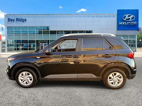 Used 2020 Hyundai Venue SEL FWD image 8
