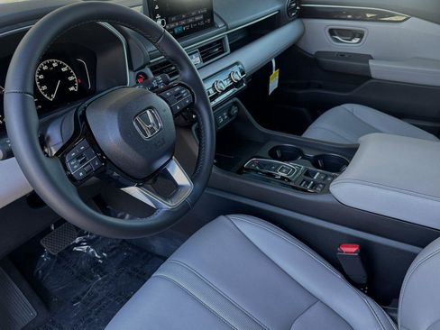 New 2025 Honda Pilot EX-L image 10