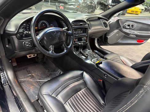 Used 2004 Chevrolet Corvette Convertible w/ Preferred Equipment Group RWD image 32