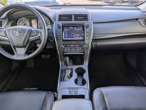 Used 2015 Toyota Camry XLE image 18