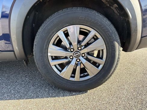 Used 2024 Nissan Pathfinder SV image 11