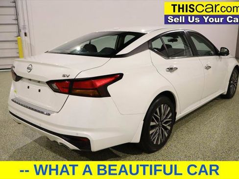 Used 2023 Nissan Altima 2.5 SV w/ SV Premium Package image 7