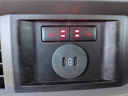 New 2026 Ford F250 Lariat w/ Black Appearance Package image 15