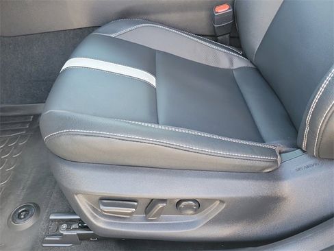 Used 2025 Toyota Camry SE image 22