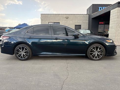 Used 2021 Toyota Camry SE FWD image 5