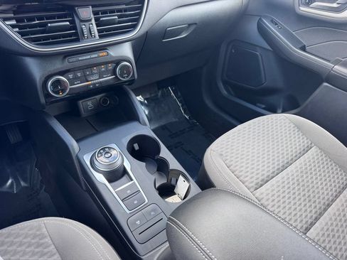 Used 2022 Ford Escape SE w/ SE Sport Appearance Package FWD image 30