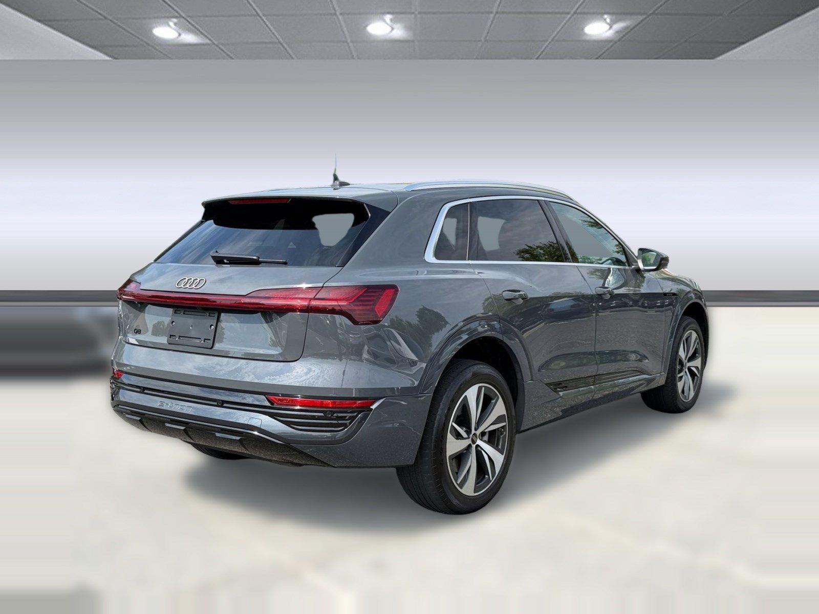Used 2024 Audi Q8 e-tron Premium Plus AWD/4WD image 9