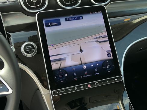 Used 2025 Mercedes-Benz GLC 350e 4MATIC image 21