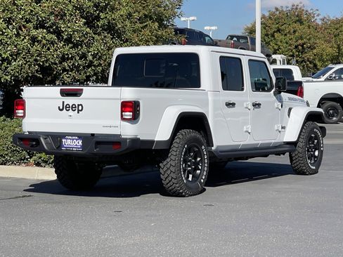 New 2025 Jeep Gladiator Sport image 8