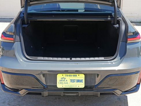 Used 2023 BMW i7 xDrive60 w/ Executive Package 2 AWD/4WD image 10