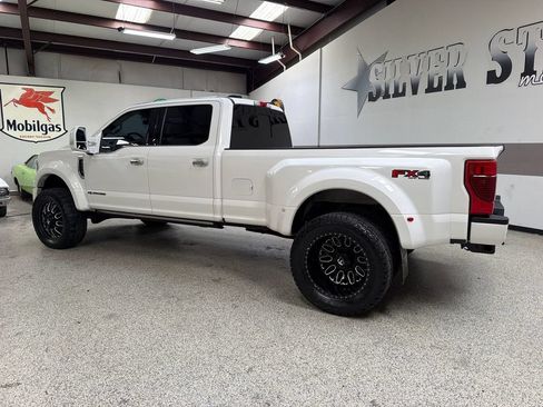 Used 2022 Ford F450 Limited w/ FX4 Off-Road Package AWD/4WD image 3