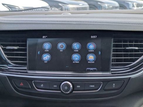 Used 2018 Buick Regal Essence w/ Driver Confidence Package #1 AWD/4WD image 17