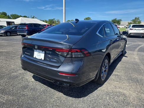 Certified 2025 Honda Accord EX-L image 4