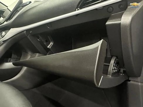 Used 2017 Chevrolet Volt LT w/ Comfort Package image 23