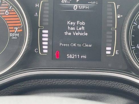 Used 2019 Jeep Cherokee Latitude Plus AWD/4WD image 12