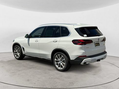 New 2026 BMW X5 xDrive50e w/ Premium Package AWD/4WD image 5