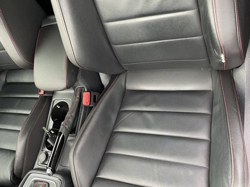 Used 2019 Volkswagen Golf 4-Door FWD image 20