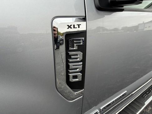Used 2022 Ford F350 XLT w/ XLT Premium Package AWD/4WD image 8