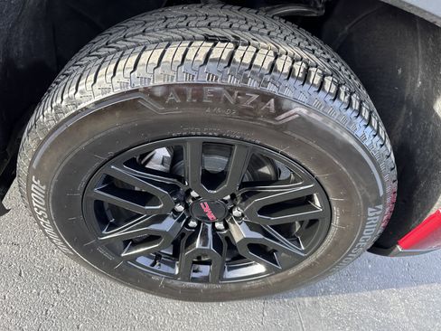 Used 2024 GMC Sierra 1500 Elevation image 8