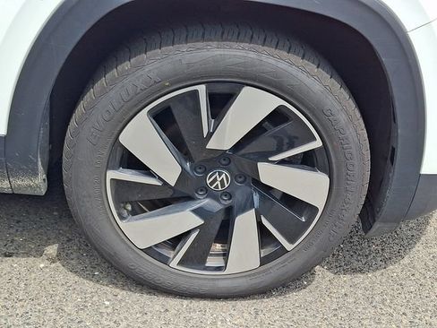 Used 2024 Volkswagen Atlas Cross Sport SE AWD/4WD image 8