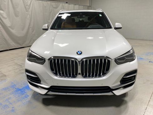 Used 2023 BMW X5 xDrive40i w/ Premium Package image 3