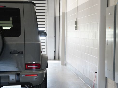 Used 2025 Mercedes-Benz G 550 image 10