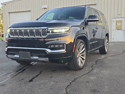 Used 2023 Jeep Grand Wagoneer Series II w/ Flexible Seating Group AWD/4WD image 3