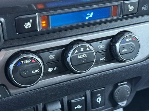 Used 2022 Toyota Tacoma Limited image 28