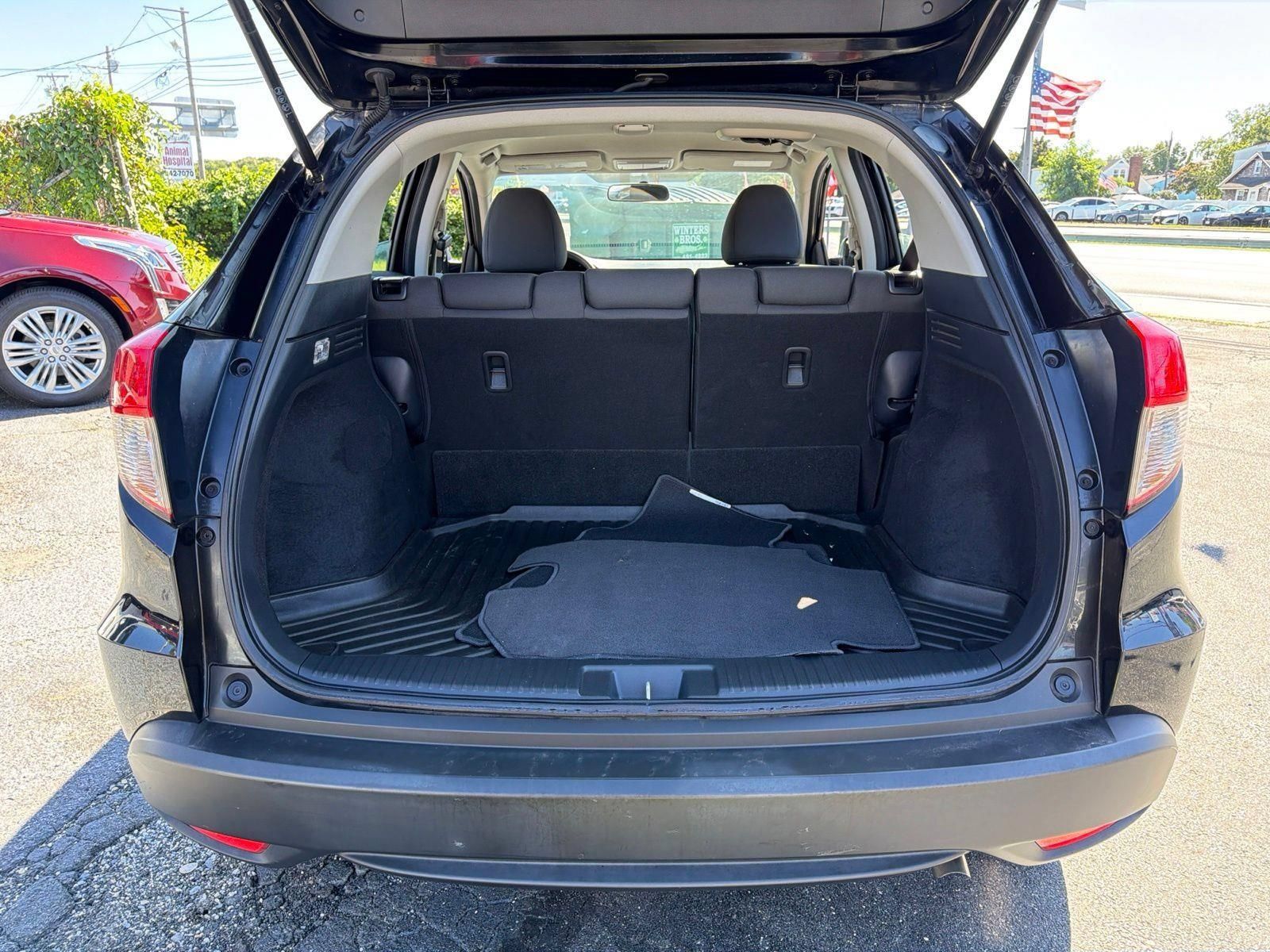 Used 2021 Honda HR-V LX image 11
