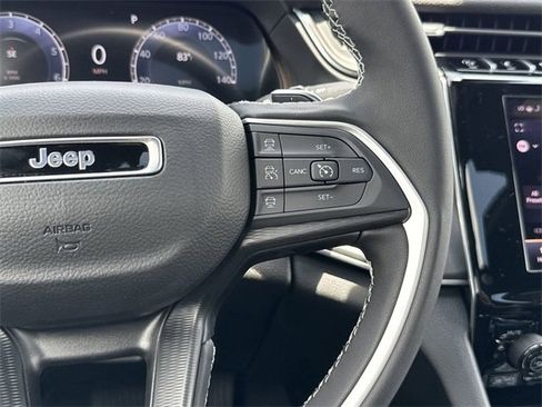 New 2025 Jeep Grand Cherokee L Altitude image 21