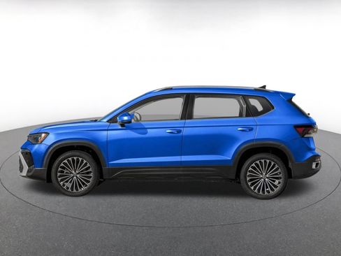 Used 2026 Volkswagen Taos SE AWD/4WD image 3