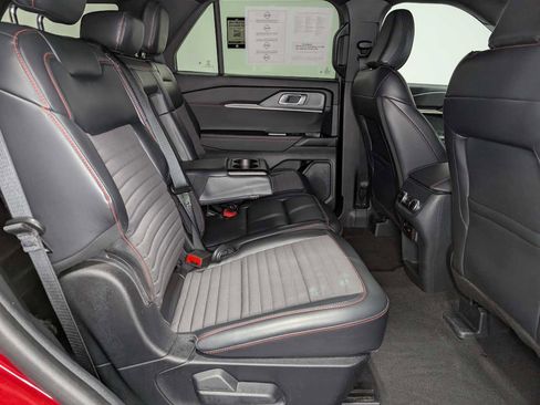 Used 2025 Ford Explorer ST-Line w/ ST-Line Street Pack AWD/4WD image 41