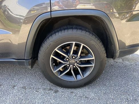 Used 2019 Jeep Grand Cherokee Limited RWD image 9
