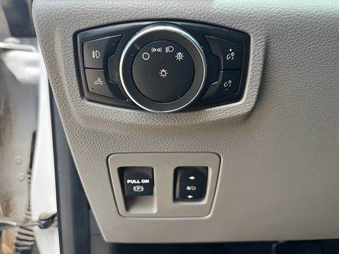Used 2018 Ford F150 XLT w/ Equipment Group 302A Luxury AWD/4WD image 21